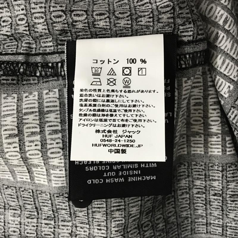ハフ HUF シャツ、ブラウス 半袖 半袖シャツ カラーシャツ 半袖カットソー プリントシャツ ボタンダウンシャツ M 総柄 X ロゴ、文字 白 / ホワイト / X 黒 / ブラック / X 灰 / グレー / メンズ USED 古着 中古 10102611