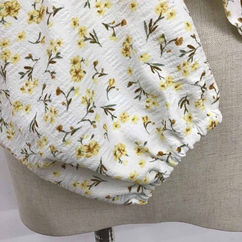 フリーズマート FREE'S MART カットソー 長袖 131-3110014 小花柄フロントドロストブラウス 長袖シャツ ショート丈シャツ FREE 総柄 X 花柄 白 / ホワイト /  レディース USED 古着 中古 10102665