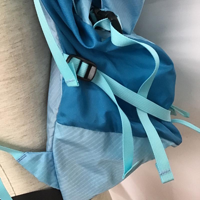 アークテリクス ARC'TERYX リュックサック、デイパック リュックサック、デイバッグ Cierzo35 バックパック ロゴ、文字 水色 / ライトブルー / メンズ USED 古着 中古 10102703