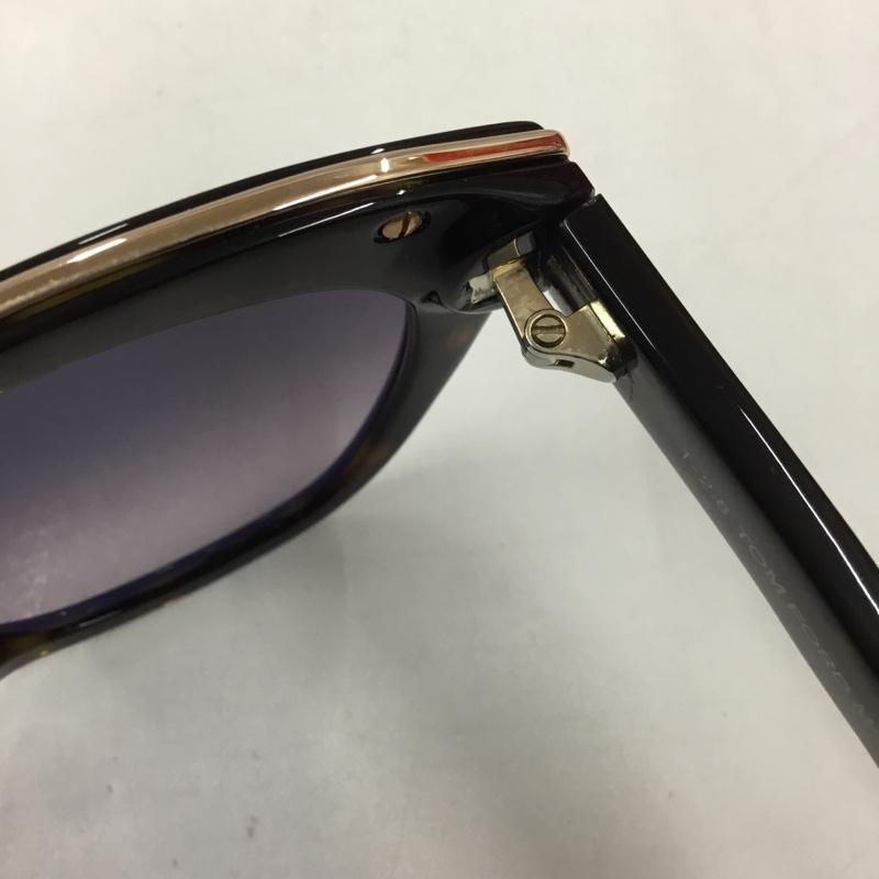 トム フォード TOM FORD めがね・サングラス サングラス TF686-F 52K アジアンフィット ロゴ、文字 茶 / ブラウン / メンズ USED 古着 中古 10102849