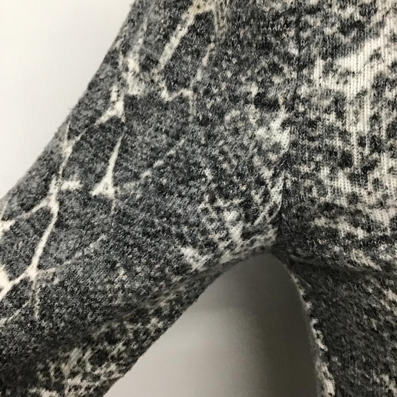 ザラ ZARA TRAFALUC カットソー 長袖 長袖ニットカットソー クルーネックカットソー セーター 総柄 S 総柄 白 / ホワイト / X 黒 / ブラック /  レディース USED 古着 中古 10102975