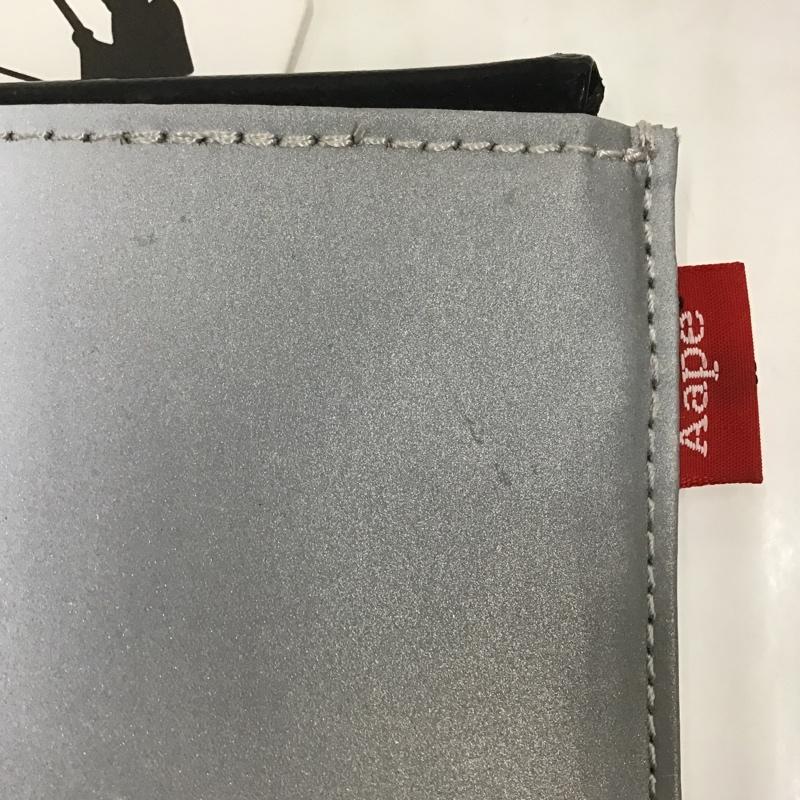 アベイシングエイプ A BATHING APE ポーチ ポーチ Aape ロゴ、文字 黒 / ブラック / X 銀 / シルバー / メンズ USED 古着 中古 10103139
