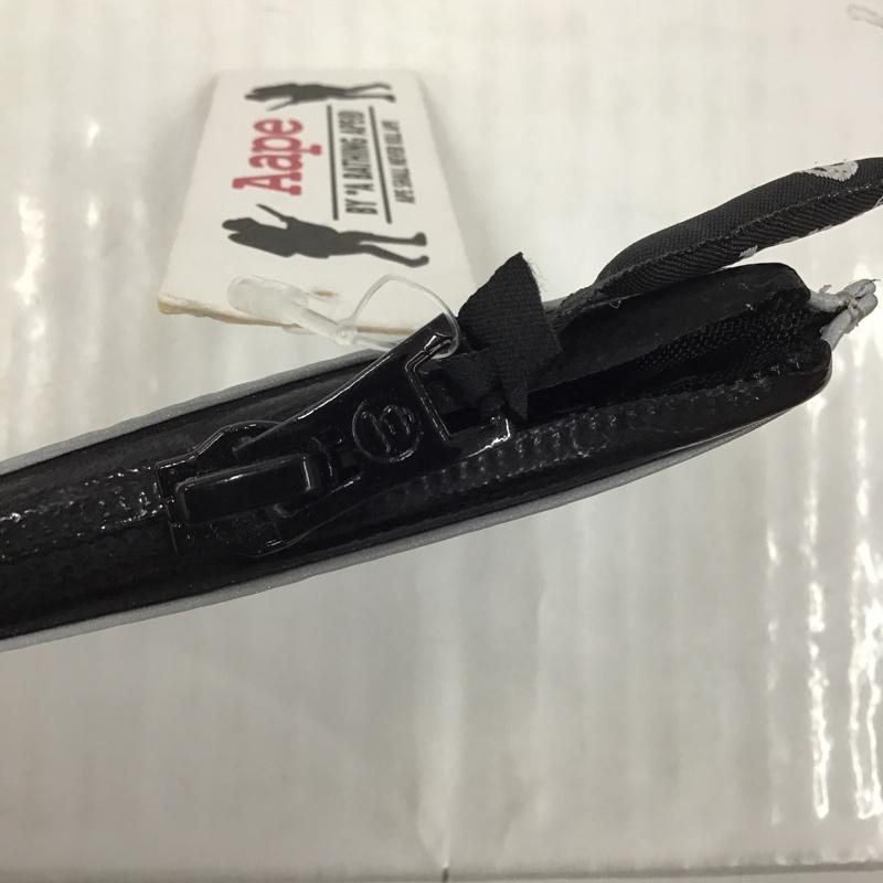 アベイシングエイプ A BATHING APE ポーチ ポーチ Aape ロゴ、文字 黒 / ブラック / X 銀 / シルバー / メンズ USED 古着 中古 10103139