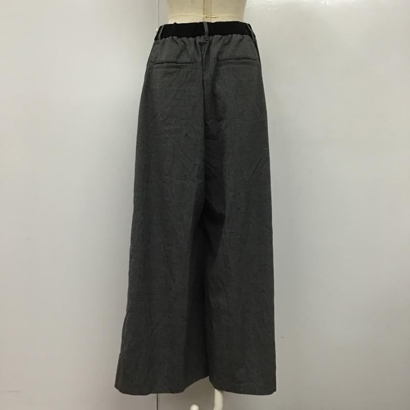ニコアンド niko and... パンツ スラックス カジュアルパンツ センタータックパンツ ストレートパンツ ワイドパンツ フレアパンツ 4 チェック 黒 / ブラック / X 灰 / グレー /  レディース USED 古着 中古 10103264