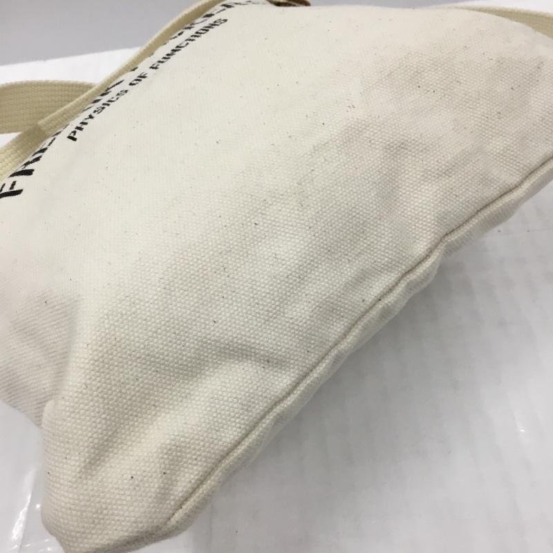 フレドリック パッカーズ FREDRIK PACKERS ショルダーバッグ ショルダーバッグ キャンバス ロゴ、文字 アイボリー / アイボリー / メンズ USED 古着 中古 10103324