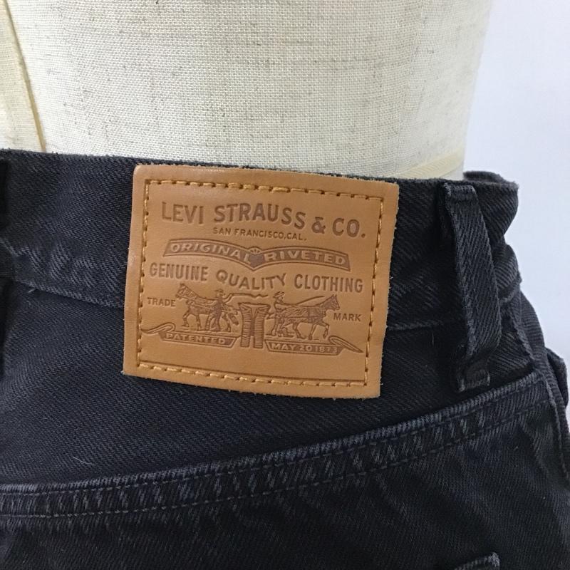 リーバイス Levi's パンツ デニム、ジーンズ 57723-0002 ワイドパンツ カットオフ 24 無地 黒 / ブラック /  レディース USED 古着 中古 10103838