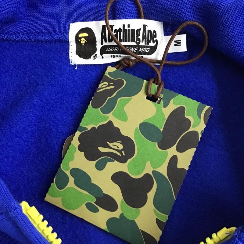 アベイシングエイプ A BATHING APE パーカー 長袖 長袖パーカー ジップアップパーカー プリントスウェット トレーナー M プリント 青 / ブルー / メンズ USED 古着 中古 10103873