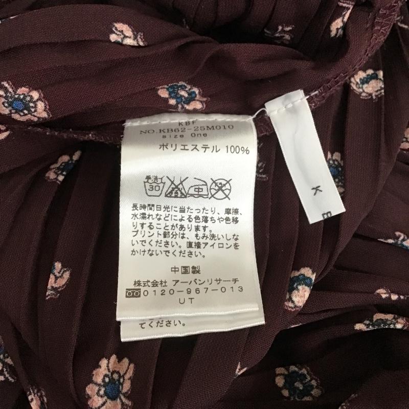 ケービーエフ KBF スカート ひざ丈スカート フレアスカート ひざ丈スカート カジュアルスカート プリーツスカート 花柄 えんじ / ワインレッド / レディース USED 古着 中古 10104157