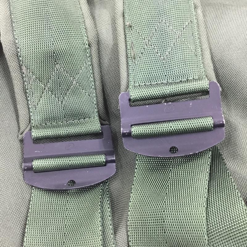古着 USED リュックサック、デイパック リュックサック、デイバッグ ミリタリー 大容量 ロゴ、文字 カーキ / カーキ / メンズ USED 古着 中古 10104221