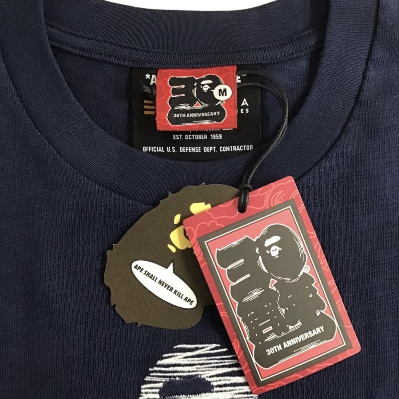 アベイシングエイプ A BATHING APE Tシャツ 半袖 半袖カットソー 刺繍Tシャツ クルーネックカットソー alphaindustries コラボ M ロゴ、文字 紺 / ネイビー / メンズ USED 古着 中古 10104975