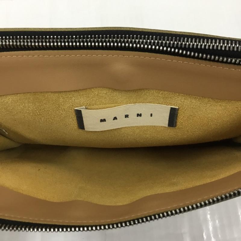 マルニ MARNI クラッチバッグ、パーティバッグ クラッチバッグ、パーティバッグ イタリア製 ロゴ、文字 黒 / ブラック / X ベージュ / ベージュ / メンズ USED 古着 中古 10105249