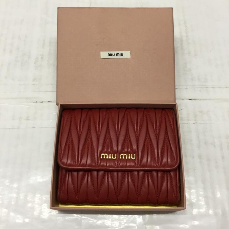 ミュウミュウ miu miu 財布 二つ折り マテラッセ ロゴ、文字 赤 / レッド /  レディース USED 古着 中古 10113769