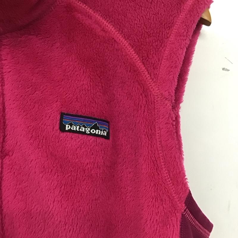 パタゴニア patagonia ベスト ベスト ジップアップベスト フリースベスト ノースリーブ スタンドカラー M ロゴ、文字 桃 / ピンク /  レディース USED 古着 中古 10136456