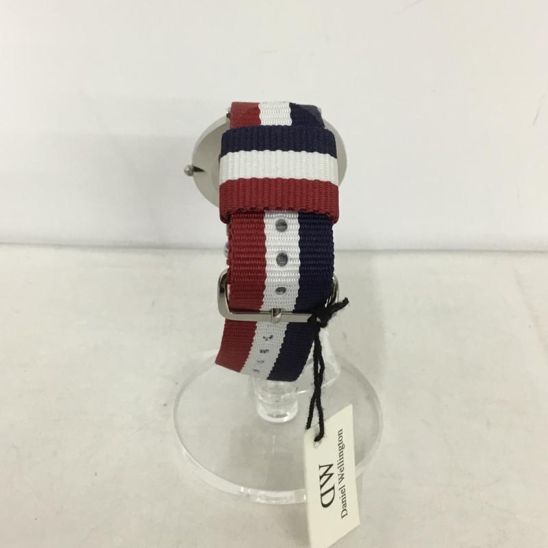 ダニエルウェリントン Daniel Wellington 腕時計 アナログ（クォーツ式） ロゴ、文字 白 / ホワイト / X 赤 / レッド / X 紺 / ネイビー /  メンズ USED 古着 中古 10134905
