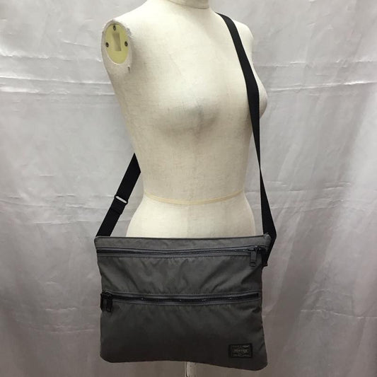 ポーター PORTER ショルダーバッグ ショルダーバッグ サコッシュ ロゴ、文字 灰 / グレー /  レディース USED 古着 中古 10115847