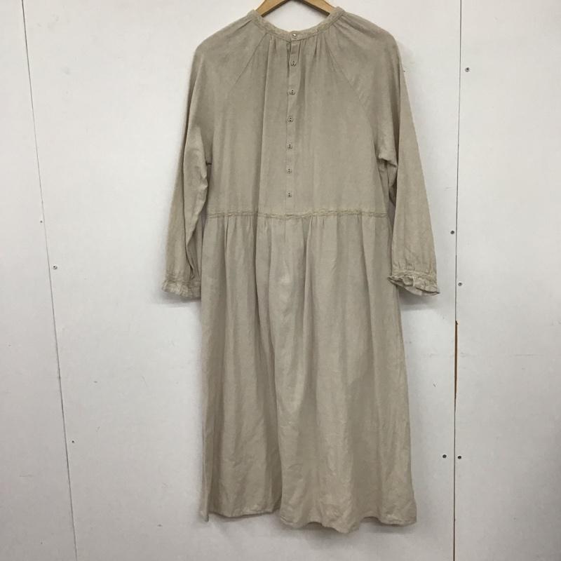 サマンサモスモス Samansa Mos2 ワンピース ロングスカート 長袖ロングワンピース ノーカラーシャツワンピース フレアスカート FREE ロゴ、文字 ベージュ / ベージュ /  レディース USED 古着 中古 10142033