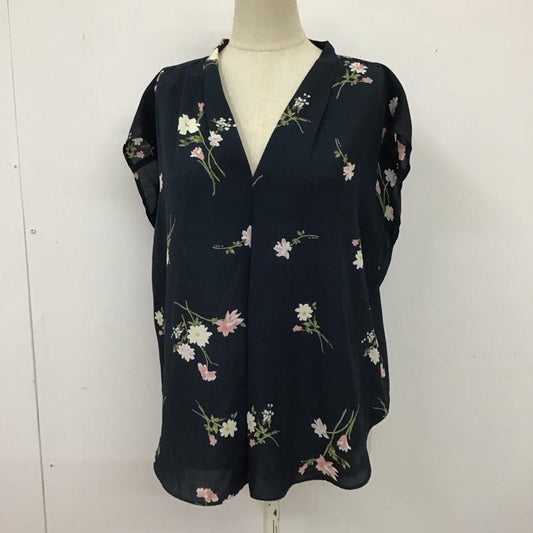ビス ViS カットソー 半袖 BVH-1863-A フレンチスリーブ飛び花柄ノーカラーブラウス スキッパー M 花柄 紺 / ネイビー /  レディース USED 古着 中古 10116199