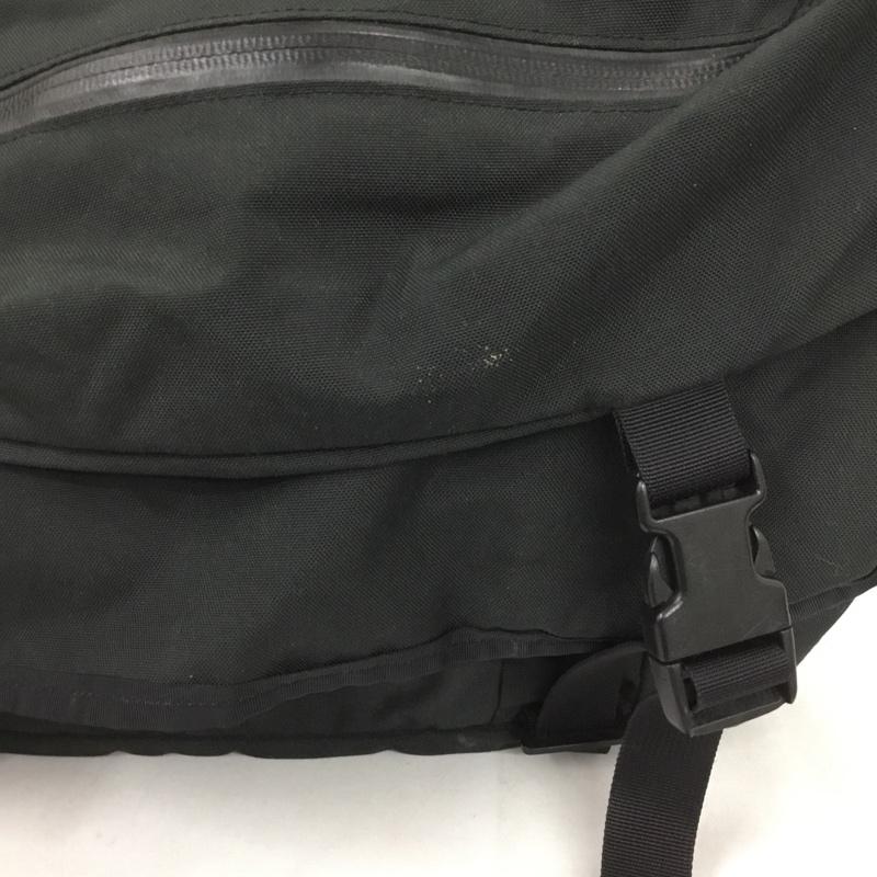 ミステリーランチ MYSTERY RANCH メッセンジャーバッグ メッセンジャーバッグ インベーダー ショルダーバッグ ロゴ、文字 黒 / ブラック /  メンズ USED 古着 中古 10145495