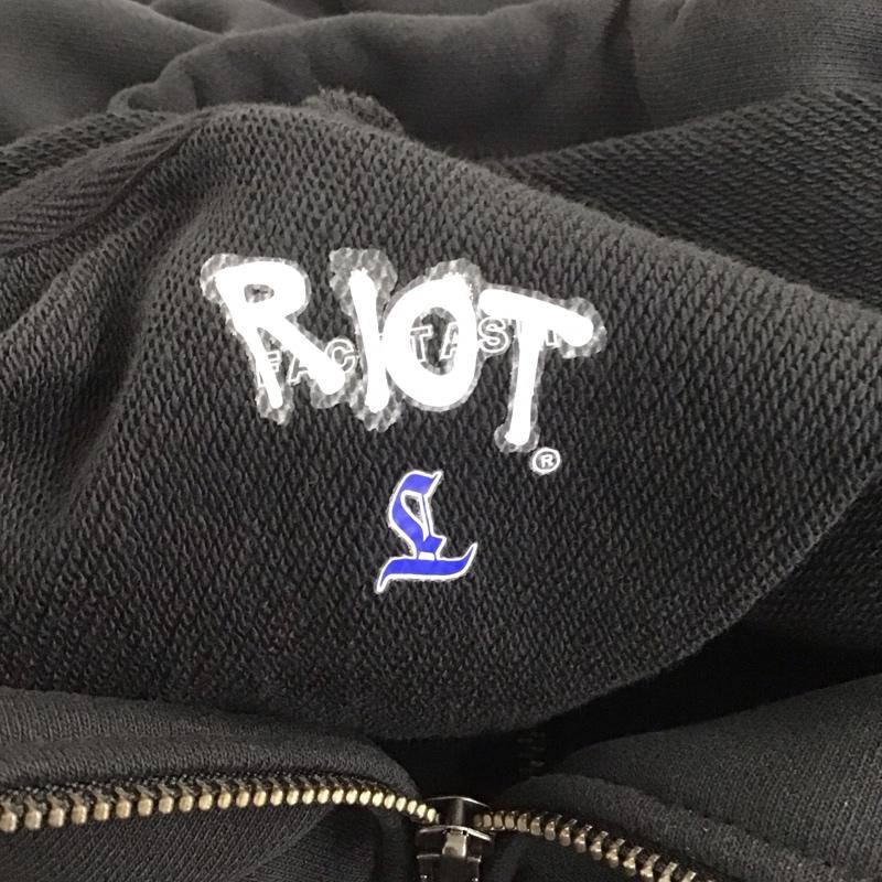ライオット ファセッタズム RIOT FACETASM パーカー 長袖 ジップアップパーカー 長袖パーカー フード付きパーカー L ロゴ、文字 黒 / ブラック /  メンズ USED 古着 中古 10111919
