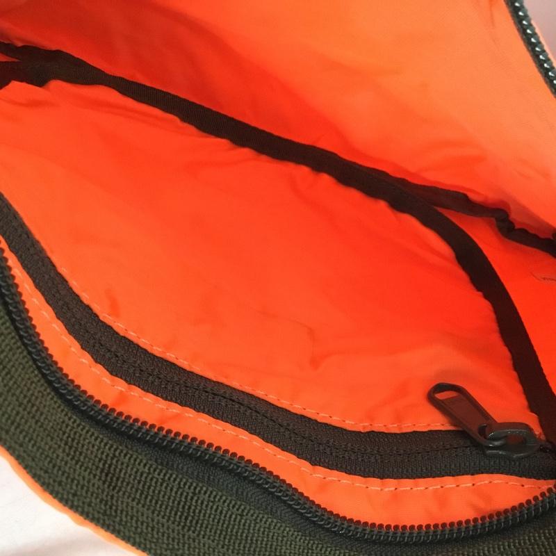 ブリーフィング BRIEFING ショルダーバッグ ショルダーバッグ BRM182201-040-001 SACOCHE S SL PACKABLE タグ有 ロゴ、文字 橙 / オレンジ /  メンズ USED 古着 中古 10145170