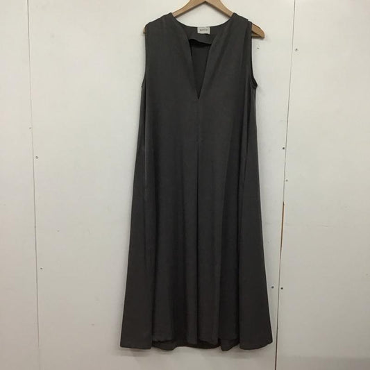 エミプラス emi+ ワンピース ロングスカート ノースリーブ Vネック 無地 灰 / グレー /  レディース USED 古着 中古 10146505