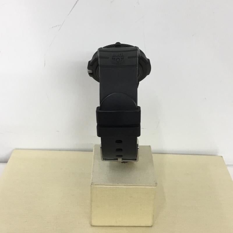 ルミノックス LUMINOX 腕時計 アナログ（クォーツ式） 3000シリーズ ラバーベルト ロゴ、文字 黒 / ブラック /  メンズ USED 古着 中古 10148656