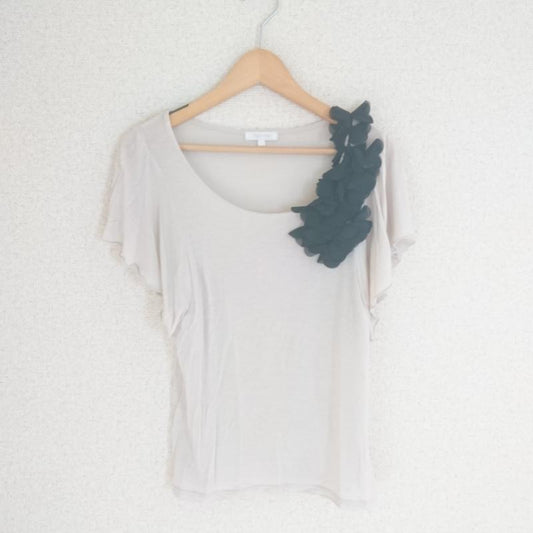 フレディ エミュ fredy emue Tシャツ 半袖 38 無地 X 花柄 ベージュ / ベージュ / X 黒 / ブラック /  レディース USED 古着 中古 10002201