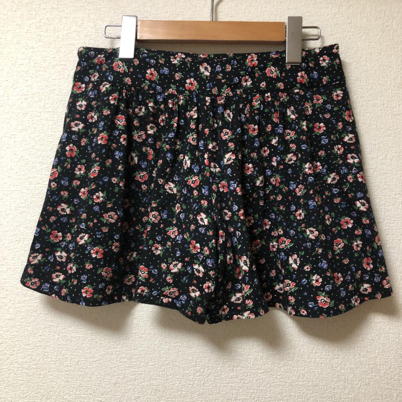 ジル バイ ジルスチュアート JILL by JILLSTUART パンツ キュロット S 花柄 X 総柄 黒 / ブラック / X マルチカラー / マルチカラー /  レディース USED 古着 中古 10008153