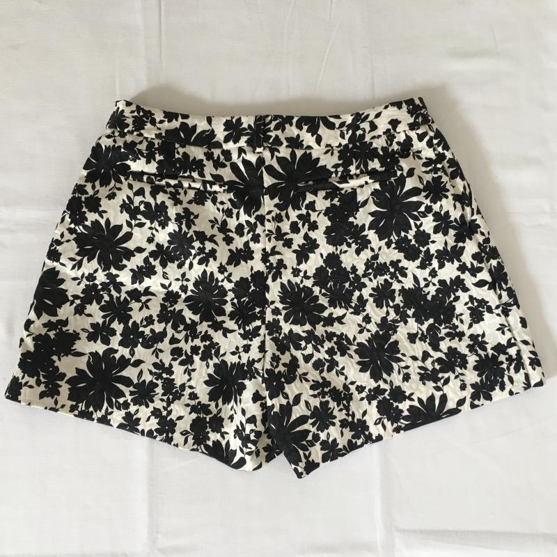 ブロードゥリー&コー Broderie & Co パンツ ショートパンツ 38 花柄 白 / ホワイト / X 黒 / ブラック /  レディース USED 古着 中古 10008621