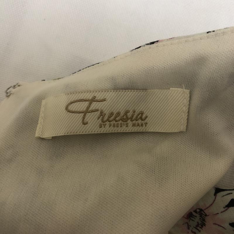フリージアバイフリーズマート FREESIABYFREE'SMART ワンピース ひざ丈スカート M 総柄 X 花柄 黒 / ブラック / X 桃 / ピンク / X 灰 / グレー / X 緑 / グリーン / X 赤 / レッド /  レディース USED 古着 中古 10013349