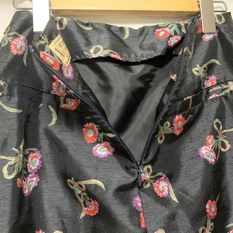 ミーアンドミークチュール me&me couture スカート ひざ丈スカート 0 花柄 黒 / ブラック / X 赤 / レッド / X カーキ / カーキ /  レディース USED 古着 中古 10014256