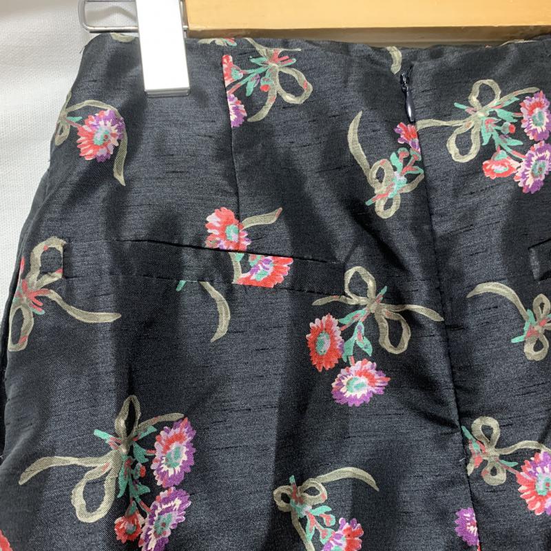 ミーアンドミークチュール me&me couture スカート ひざ丈スカート 0 花柄 黒 / ブラック / X 赤 / レッド / X カーキ / カーキ /  レディース USED 古着 中古 10014256