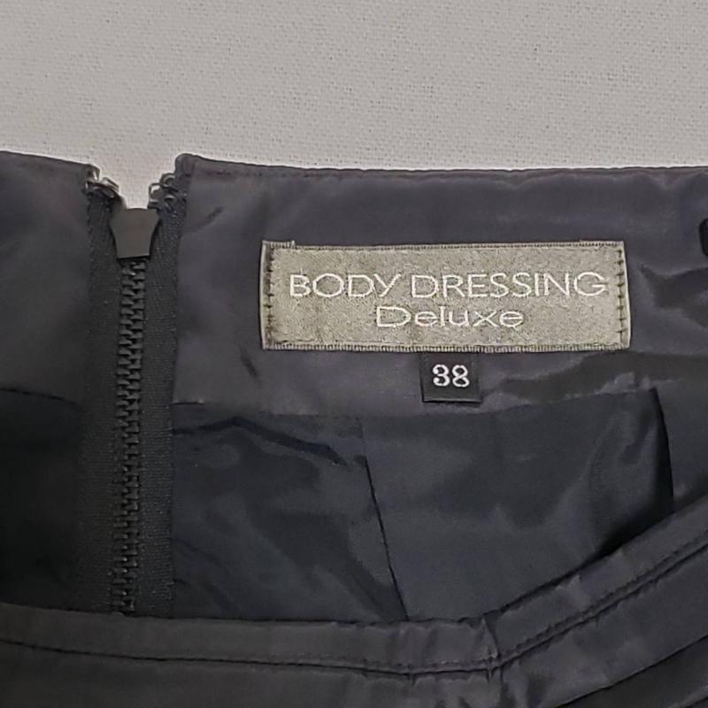 ボディードレッシングデラックス BODY DRESSING Deluxe スカート ひざ丈スカート 38 ボーダー柄 黒 / ブラック / X 銀 / シルバー /  レディース USED 古着 中古 10015658