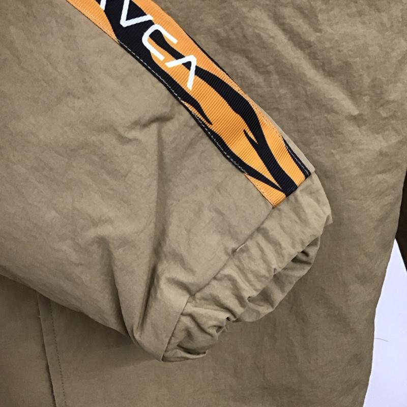 ルーカ RVCA ジャケット、上着 ジャケット、ブレザー aj042-796 ナイロンジャケット アウター カジュアルジャケット S ロゴ、文字 ベージュ / ベージュ / beige メンズ USED 古着 中古 10107995