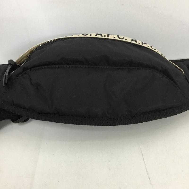 アーペーセー A.P.C. ウエストバッグ ウエストバッグ ボディバッグ ロゴ、文字 黒 / ブラック /  メンズ USED 古着 中古 10125413