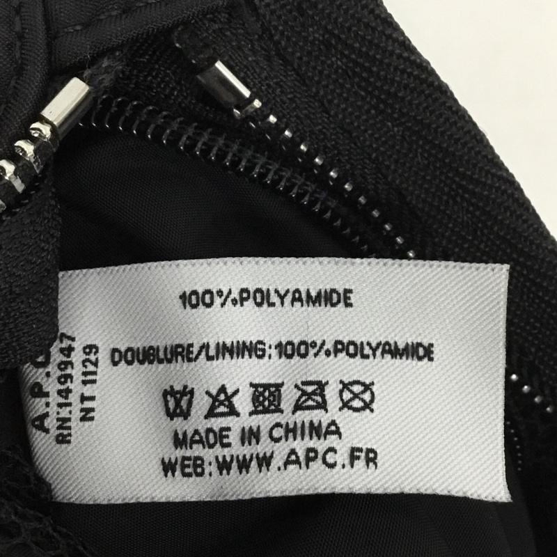 アーペーセー A.P.C. ウエストバッグ ウエストバッグ ボディバッグ ロゴ、文字 黒 / ブラック /  メンズ USED 古着 中古 10125413