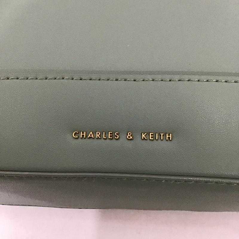 チャールズアンドキース charles&keith ハンドバッグ ハンドバッグ 31220006 エノラ テクスチャードダブルハンドルストラクチャードバッグ ショルダー 2way ロゴ、文字 薄緑 / ライトグリーン / X 金 / ゴールド /  レディース USED 古着 中古 10125691