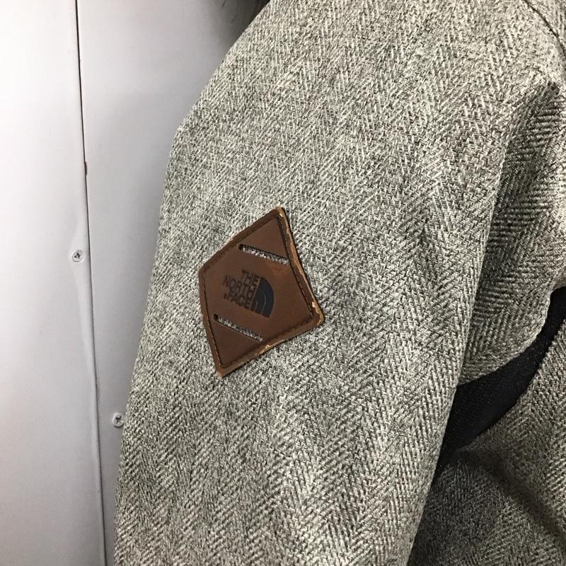 ザノースフェイス THE NORTH FACE ジャケット、上着 ジャンパー、ブルゾン nf0a33rg ダウンジャケット ジップアップジャケット フード付きジャケット XS ロゴ、文字 灰 / グレー /  メンズ USED 古着 中古 10125775