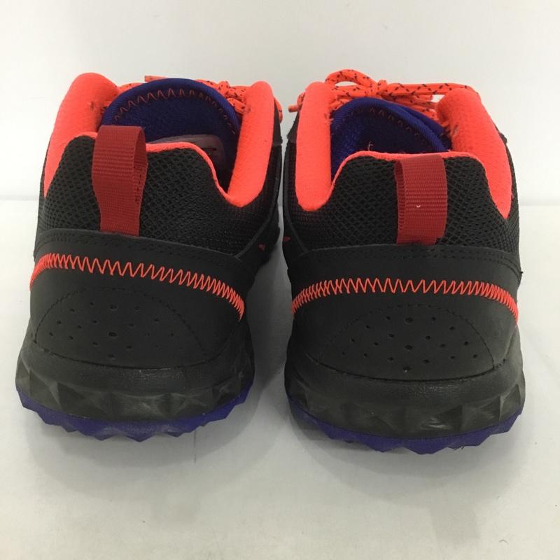 ナイキ NIKE スニーカー スニーカー 642833-014 WILD TRAIL ランニングシューズ 26cm 26.0cm ロゴ、文字 黒 / ブラック / X 紺 / ネイビー / X 赤 / レッド /  メンズ USED 古着 中古 10125901