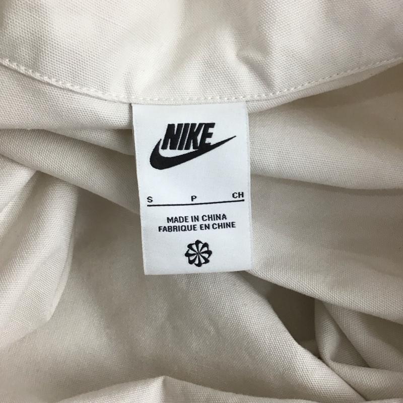 ナイキ NIKE シャツ、ブラウス 半袖 dm5284-030 NSWNIKETRENDL/Sオーバーシャツ 半袖シャツ ジップアップカラー S ロゴ、文字 白 / ホワイト /  メンズ USED 古着 中古 10125919