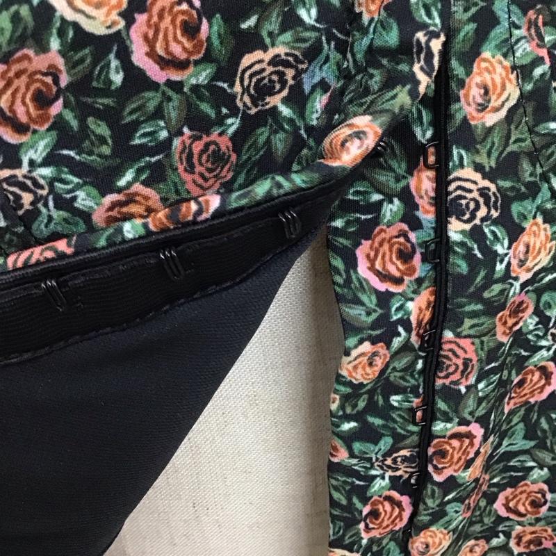 ザラ ZARA カーディガン 長袖 8510 756 800 ショート丈 スクエアネック フロントホック M 花柄 マルチカラー / マルチカラー /  レディース USED 古着 中古 10126471