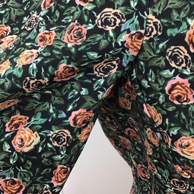 ザラ ZARA カーディガン 長袖 8510 756 800 ショート丈 スクエアネック フロントホック M 花柄 マルチカラー / マルチカラー /  レディース USED 古着 中古 10126471