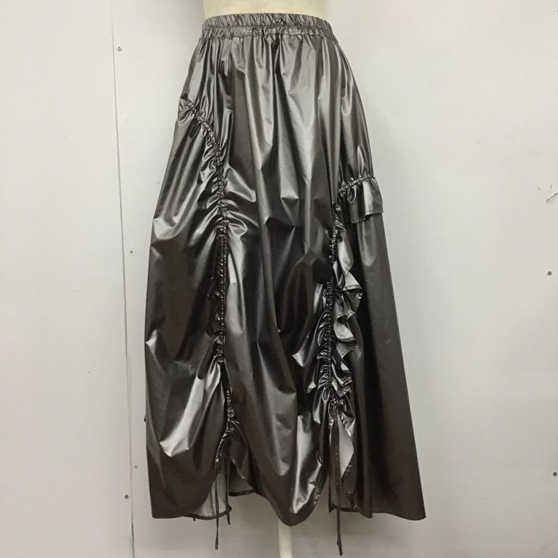 ページボーイ PAGEBOY スカート ロングスカート PB350117TS メタリックロングスカート FREE 無地 銀 / シルバー /  レディース USED 古着 中古 10126624