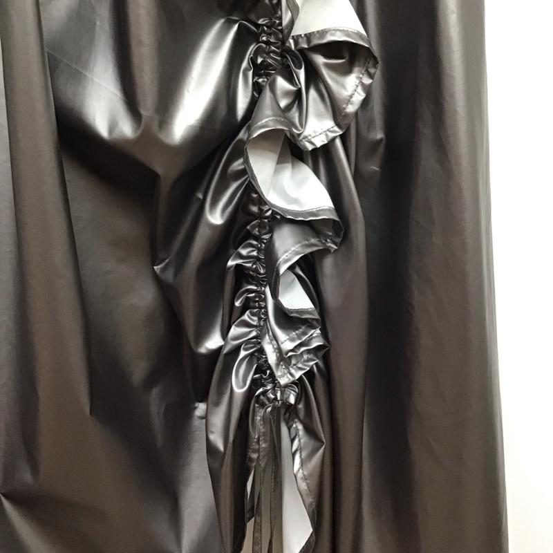 ページボーイ PAGEBOY スカート ロングスカート PB350117TS メタリックロングスカート FREE 無地 銀 / シルバー /  レディース USED 古着 中古 10126624