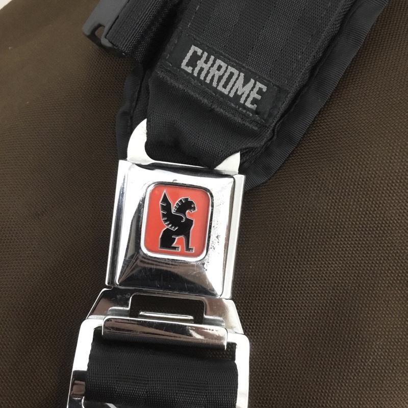クロム CHROME メッセンジャーバッグ メッセンジャーバッグ ショルダーバッグ ロゴ、文字 茶 / ブラウン / X 黒 / ブラック /  メンズ USED 古着 中古 10126714