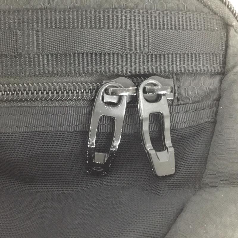 オークリー OAKLEY ボディバッグ ボディバッグ スリングバッグ ロゴ、文字 黒 / ブラック / X 黄 / イエロー /  メンズ USED 古着 中古 10127353