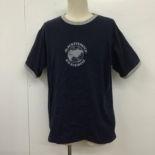 ブラックアイパッチ Black eye patch Tシャツ 半袖 半袖カットソー プリントTシャツ クルーネックカットソー M プリント 紺 / ネイビー /  メンズ USED 古着 中古 10127420