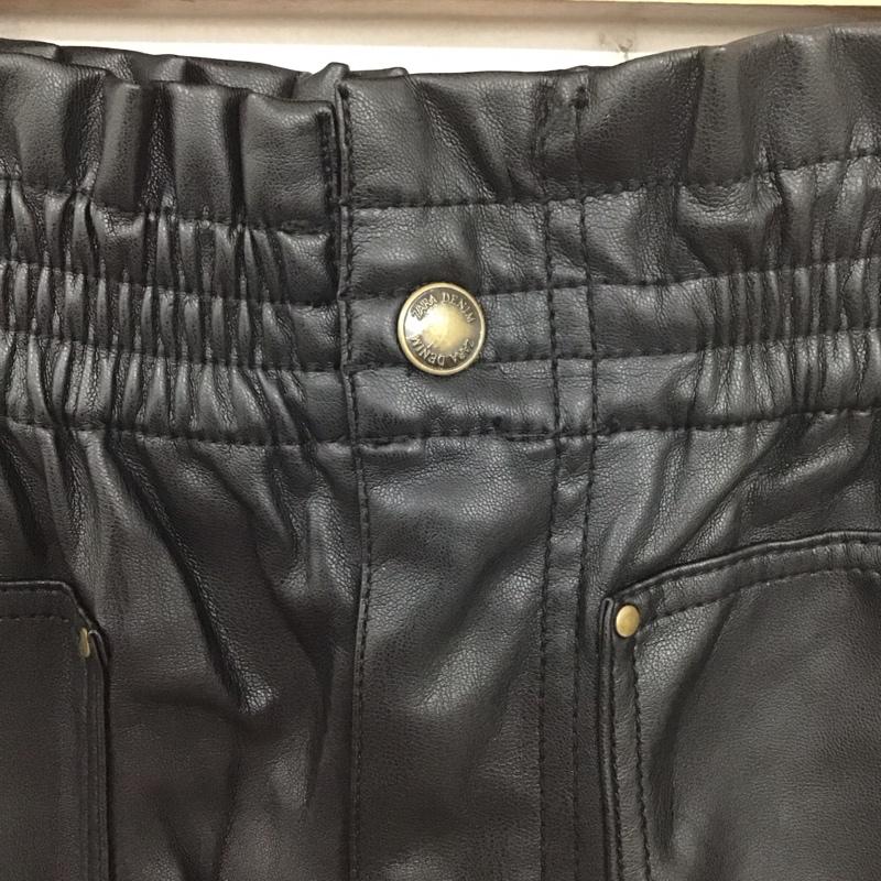 ザラ ZARA パンツ ショートパンツ ショートパンツ ハーフパンツ カジュアルパンツ フェイクレザー 34 無地 黒 / ブラック /  レディース USED 古着 中古 10127459