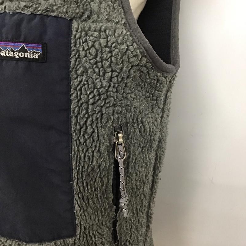パタゴニア patagonia ベスト ベスト ベスト ジップアップフリースベスト スタンドネック S ロゴ、文字 灰 / グレー /  メンズ USED 古着 中古 10127657