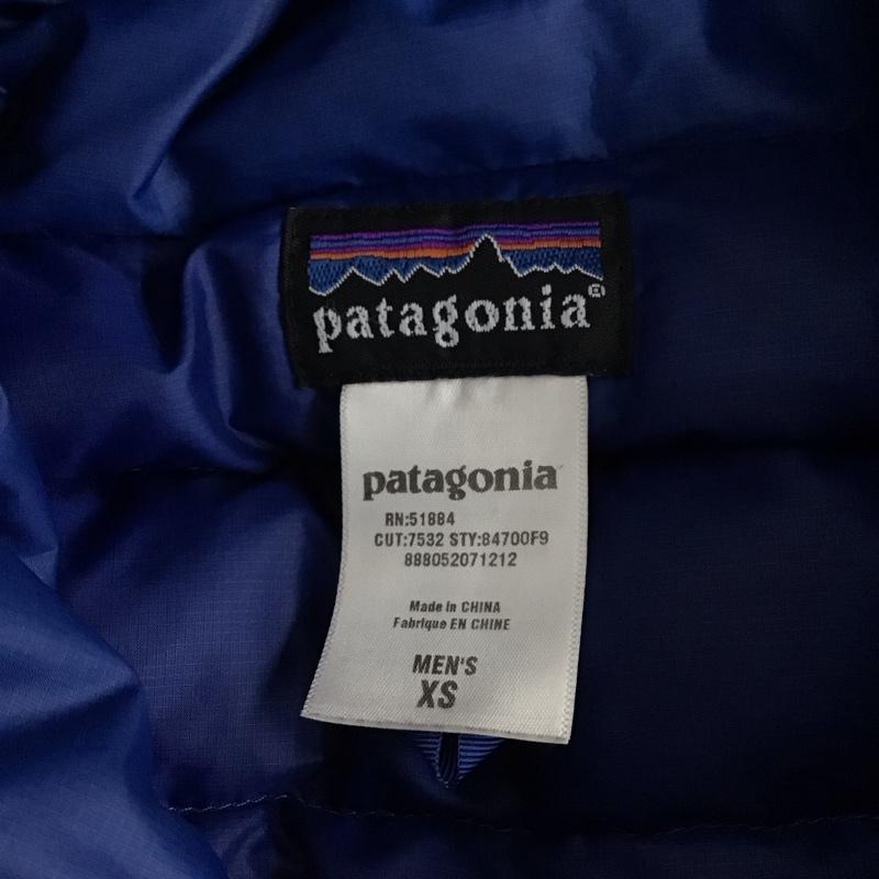 パタゴニア patagonia ジャケット、上着 ジャケット、ブレザー ダウンジャケット アウター ジップアップジャケット XS ロゴ、文字 青 / ブルー /  メンズ USED 古着 中古 10128070